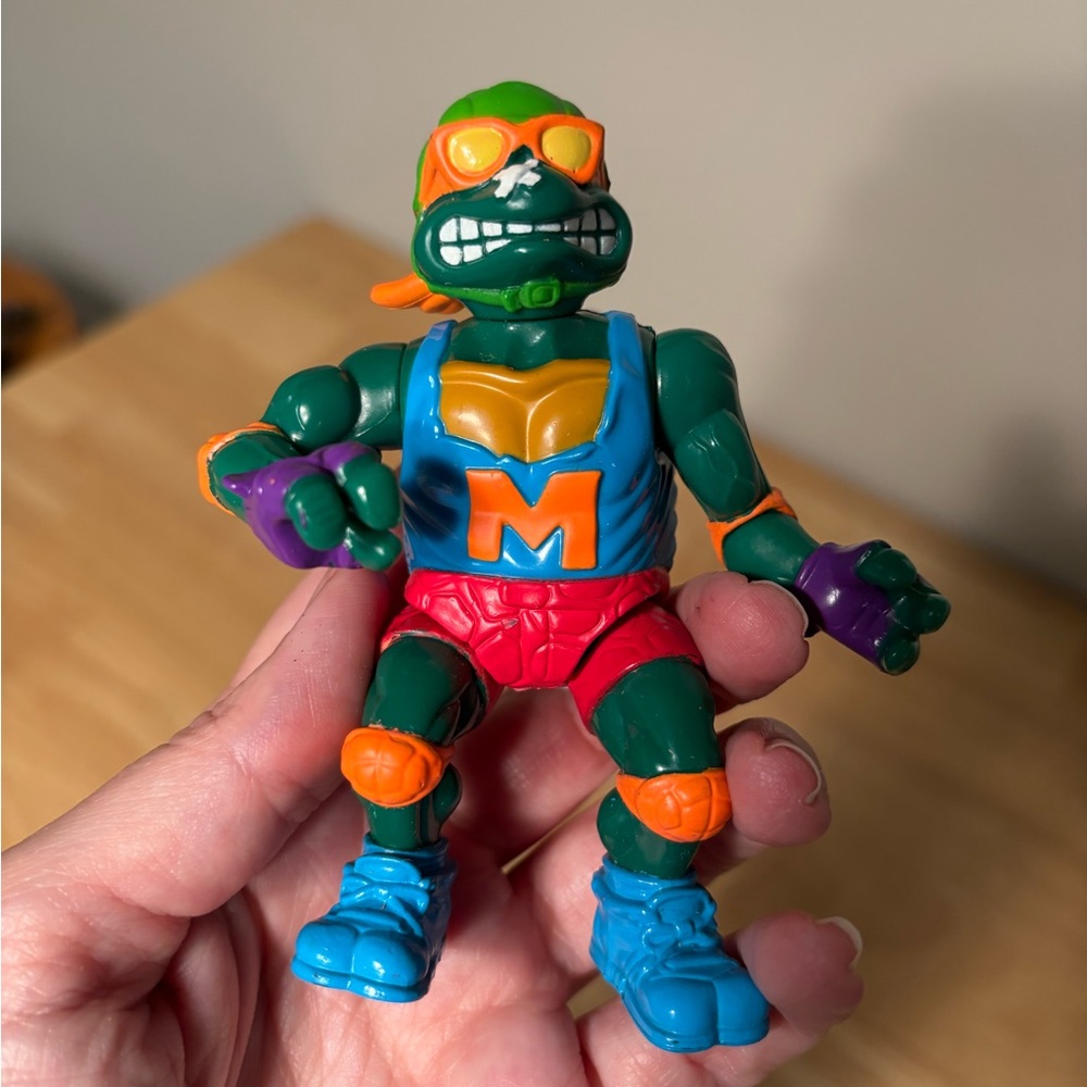 Vintage Teenage Mutant Ninja Turtle Michelangelo Skateboarder